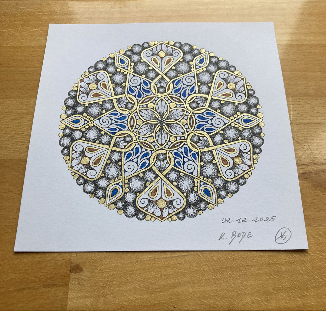 Mandala Original handgezeichnet „Nebelkranz der goldenen Stille“ – Spirituelles Kunst Unikat für den Altar & zur Raumharmonisierung